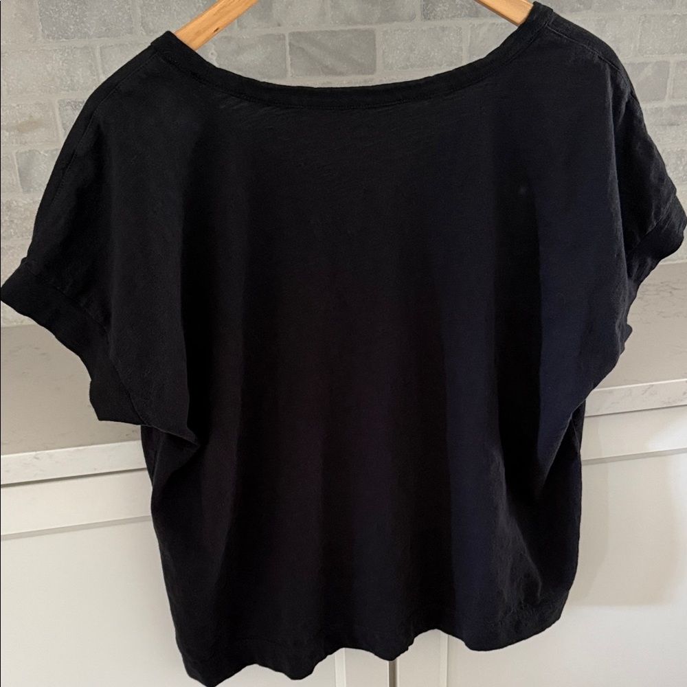 Lands' End Women's Size 14-16
Classic Black V-Neck Short Sleeve Cotton Tee - Picture 5 of 5